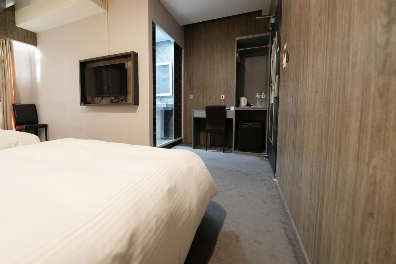 Meworld Hotel - Ximen Тайбэй Экстерьер фото